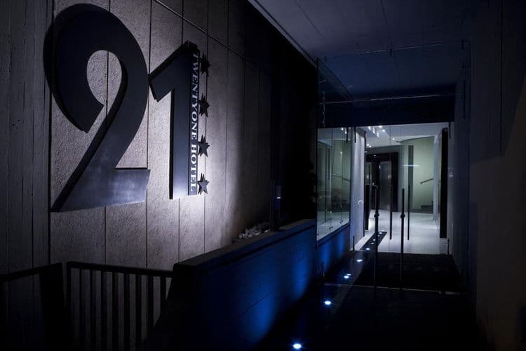 Twenty One Hotel