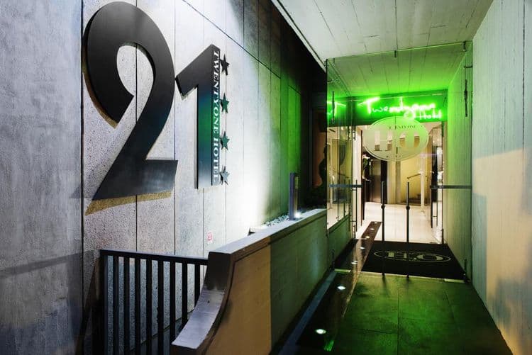 Twenty One Hotel