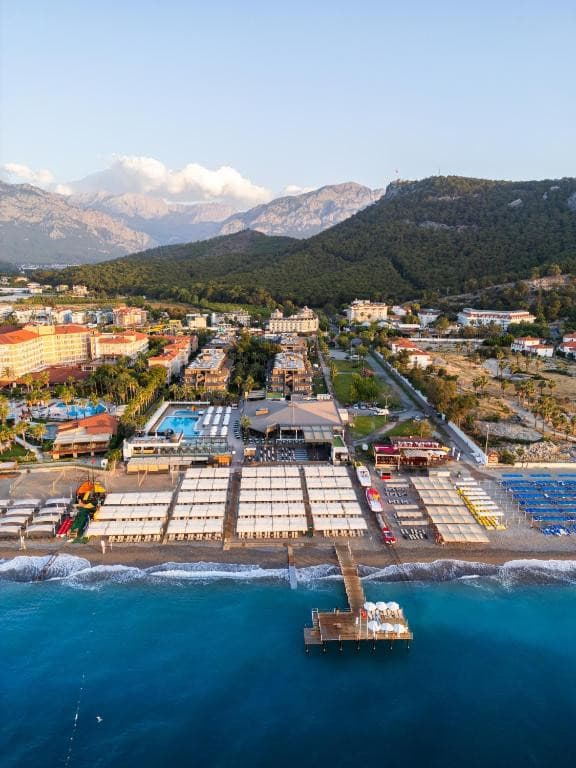 Sailor's Beach Club