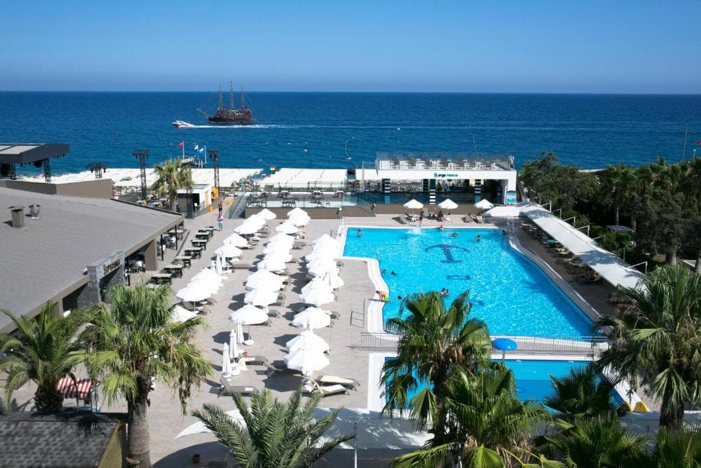 Sailor's Beach Club