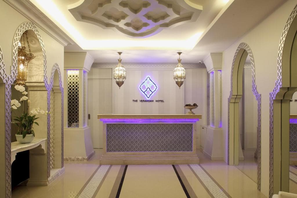 VERANDAH HOTEL (THE)