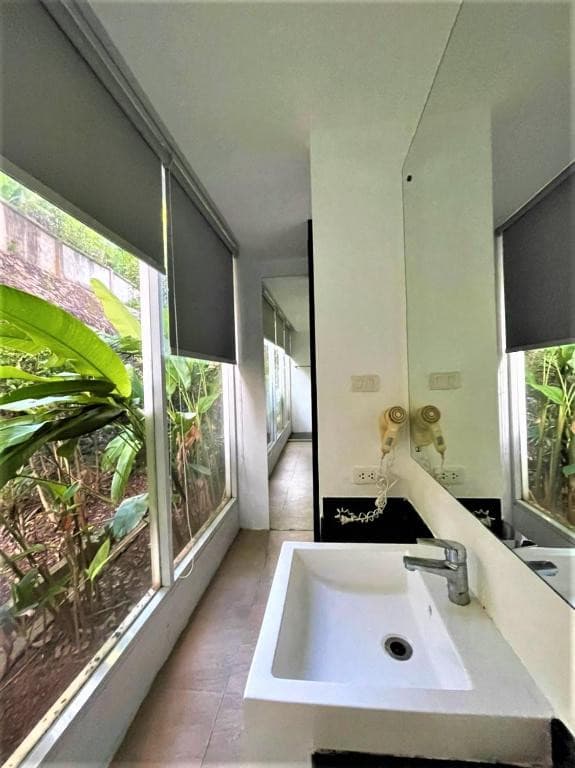 Lae Lay Suites
