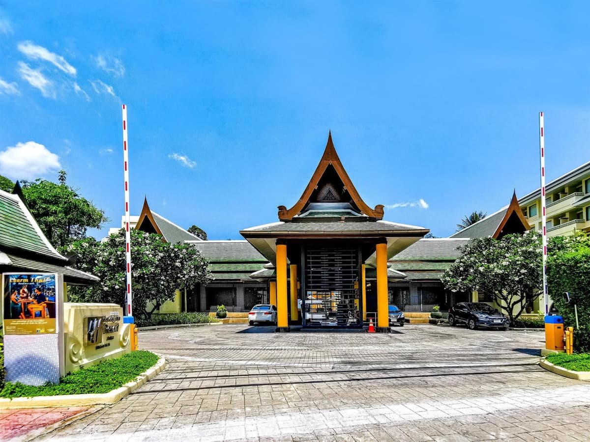 Holiday Inn Resort