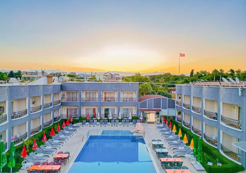 Sayanora Hotel