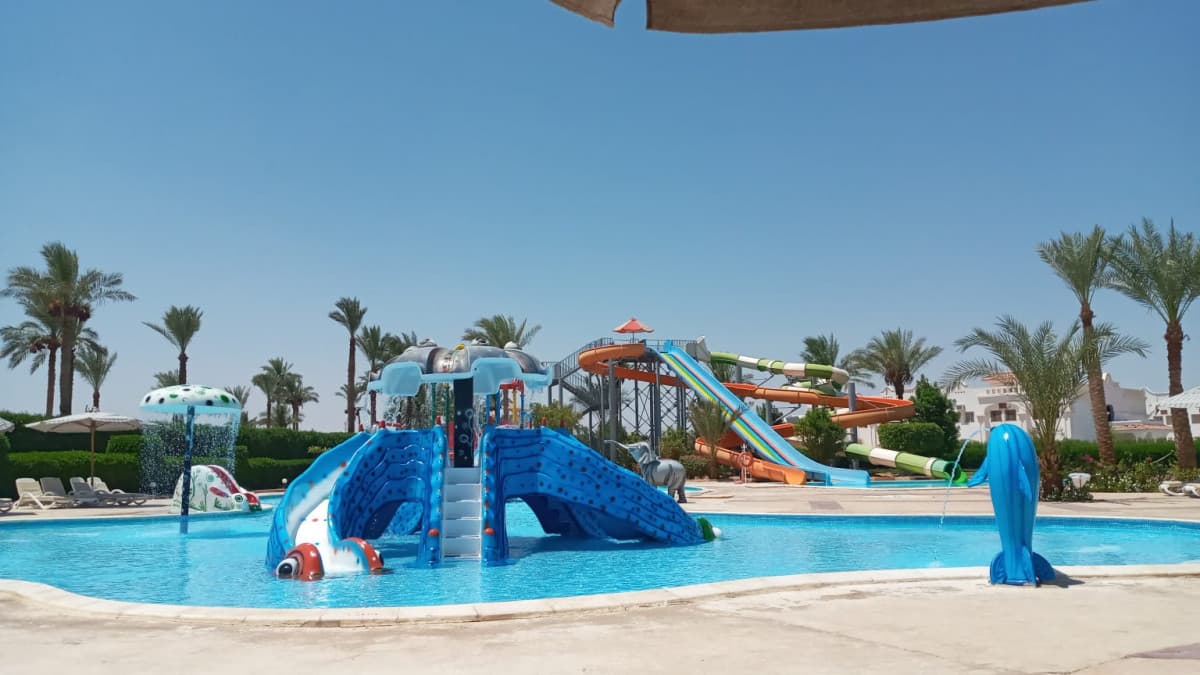 Continental Plaza Beach & Aqua Park Resort
