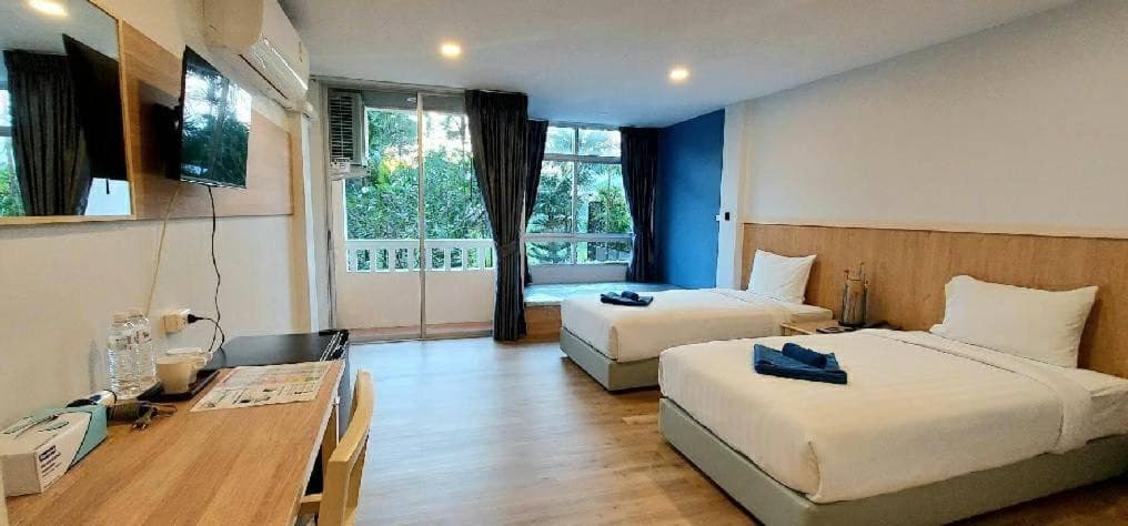 KARON LIVING ROOM HOTEL