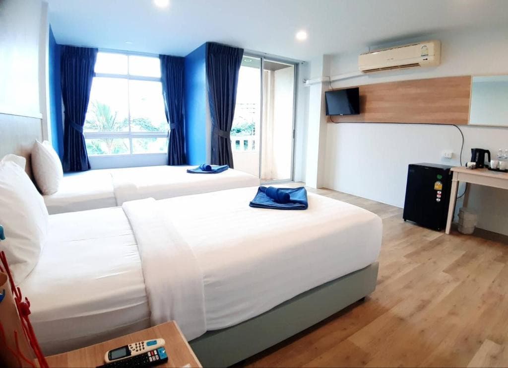 KARON LIVING ROOM HOTEL