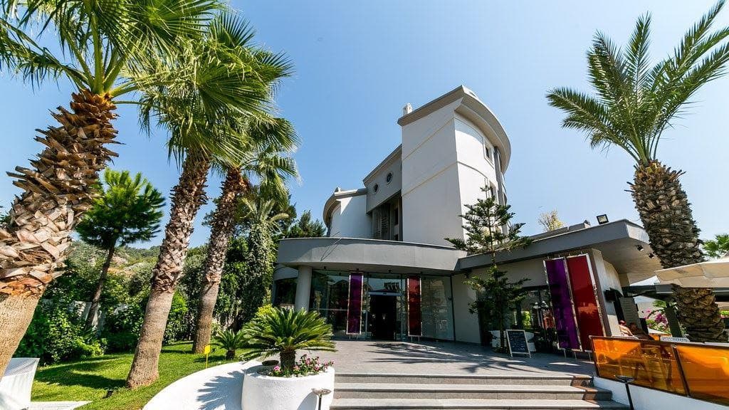Cosmopolitan Resort Hotel