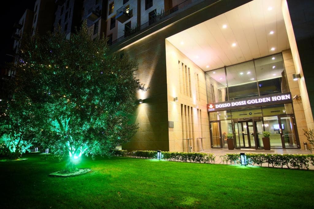 DOSSO DOSSI HOTELS GOLDEN HORN