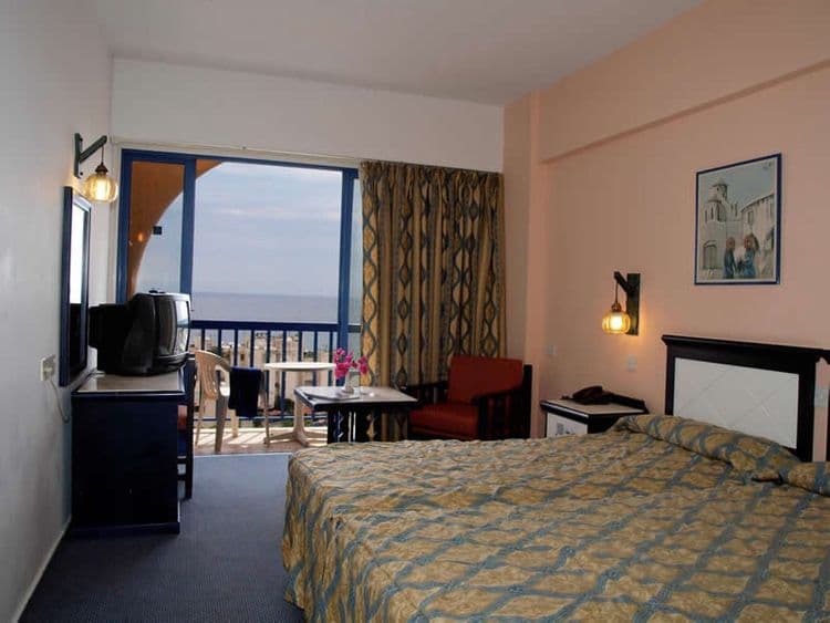 Navarria Hotel