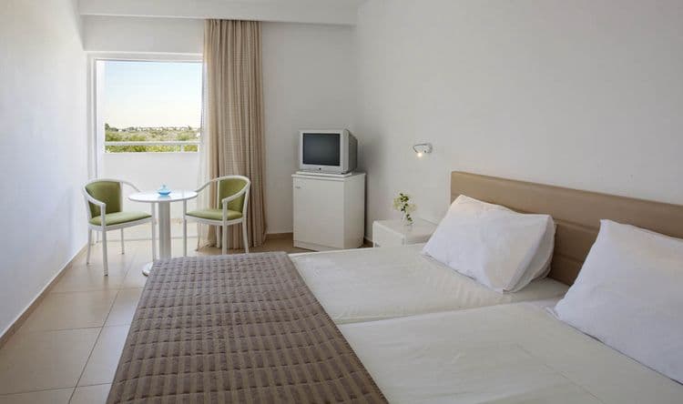 Nissi Park Hotel