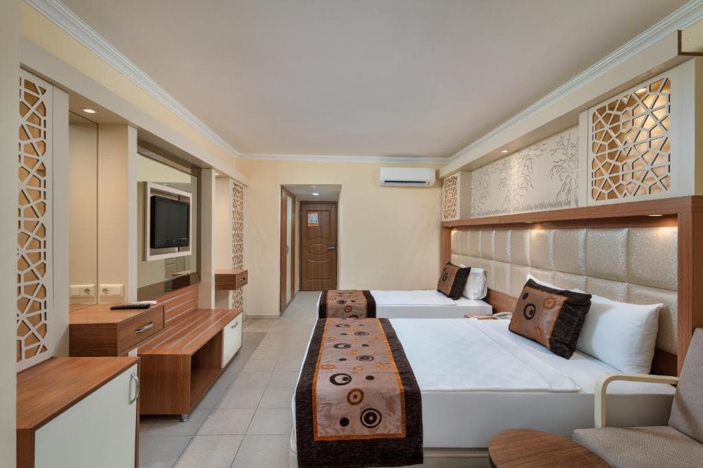 Oz Hotels Incekum Beach Resort