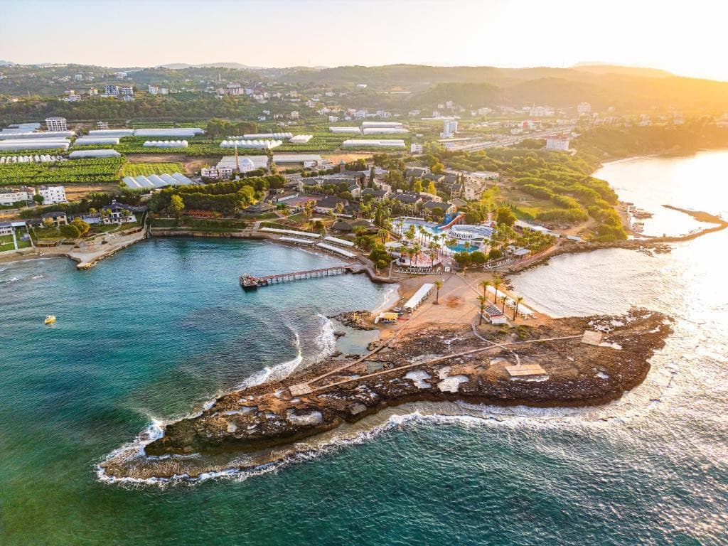 Oz Hotels Incekum Beach Resort