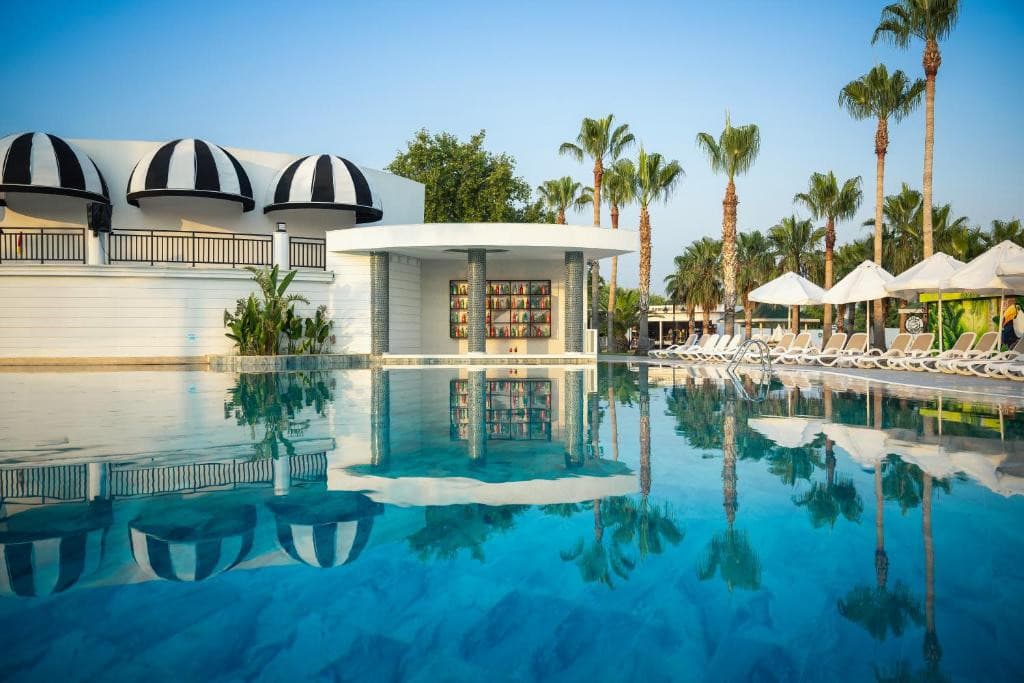Oz Hotels Incekum Beach Resort