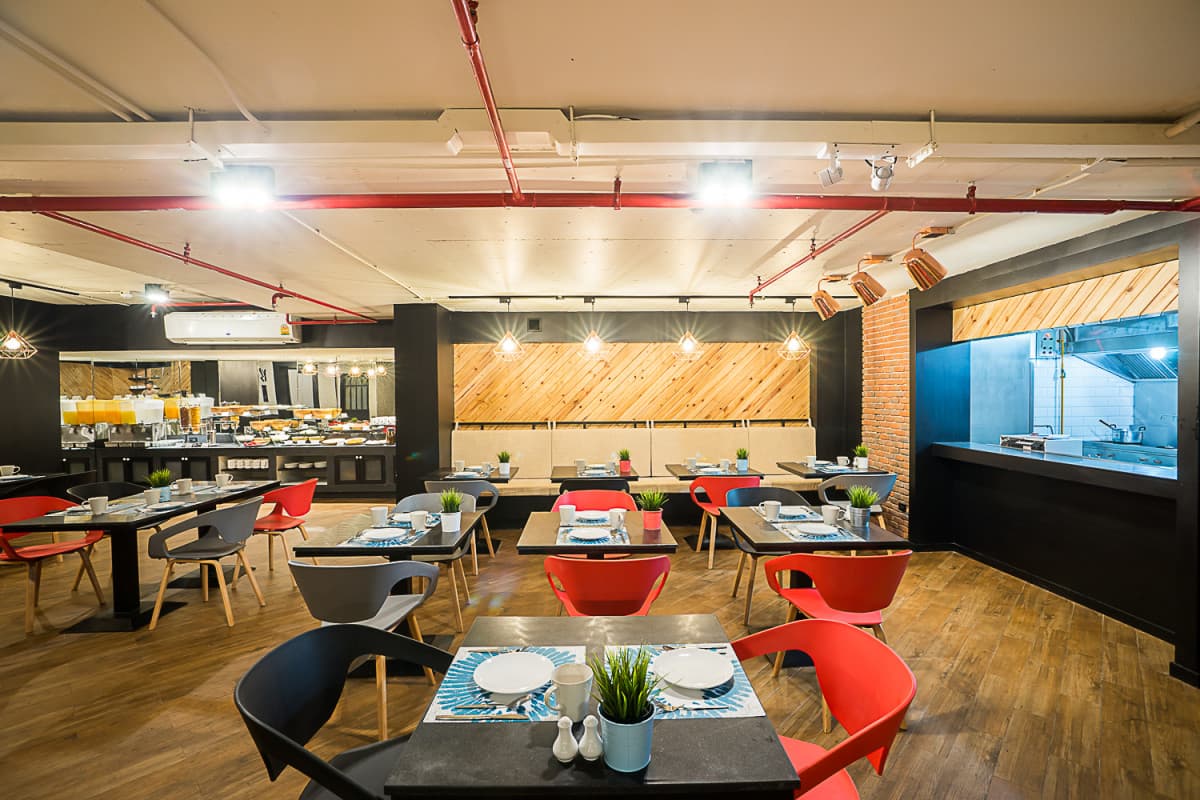 SUNSHINE HIP HOTEL.