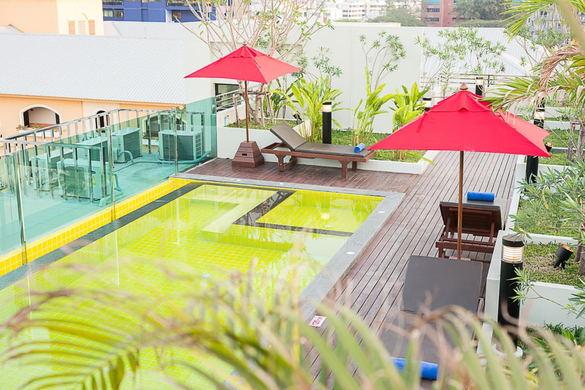 SUNSHINE HIP HOTEL.