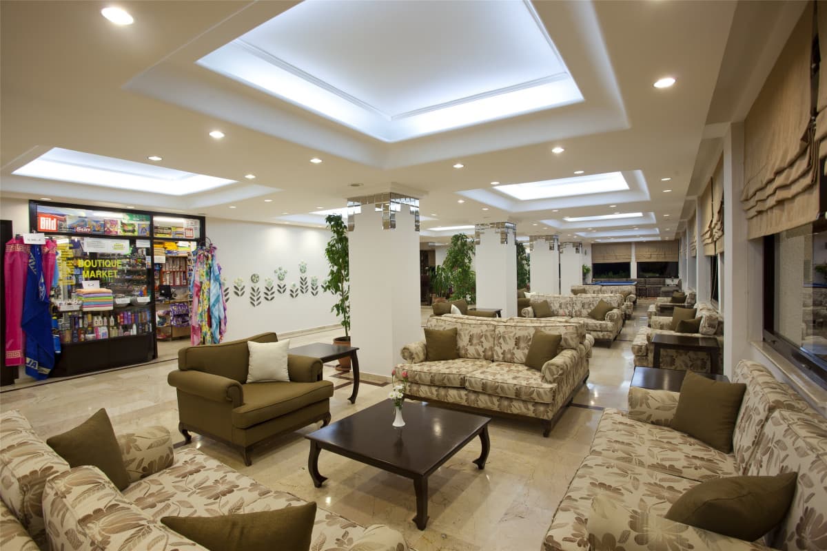 Club Titan Hotel