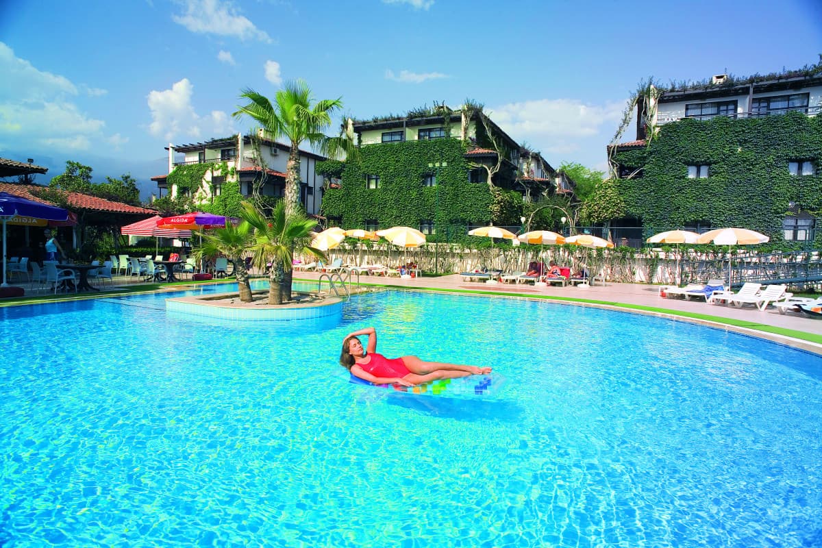 Club Titan Hotel
