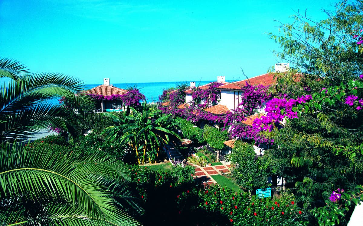 Club Titan Hotel