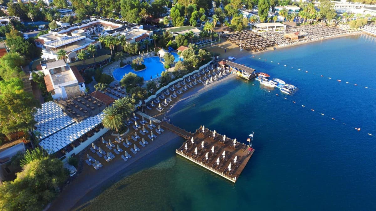 Izer Hotel & Beach Club