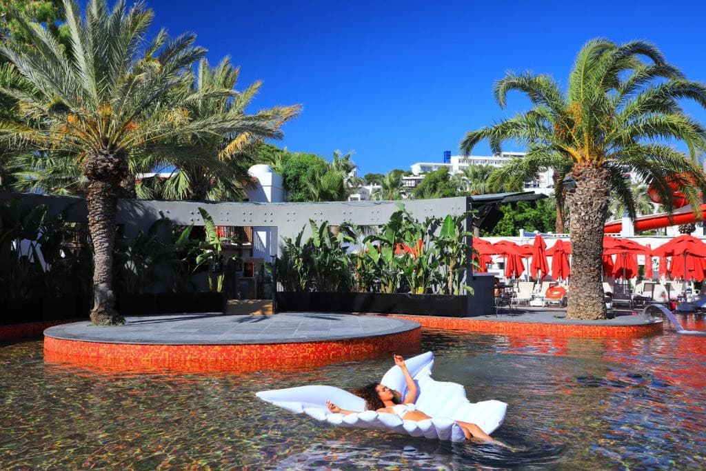 Very Chic Hotel (ex. The Magnific Hotel)