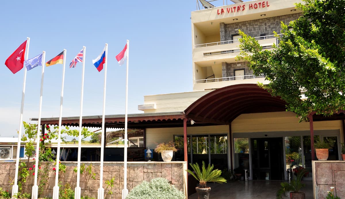 Lavitas Hotel