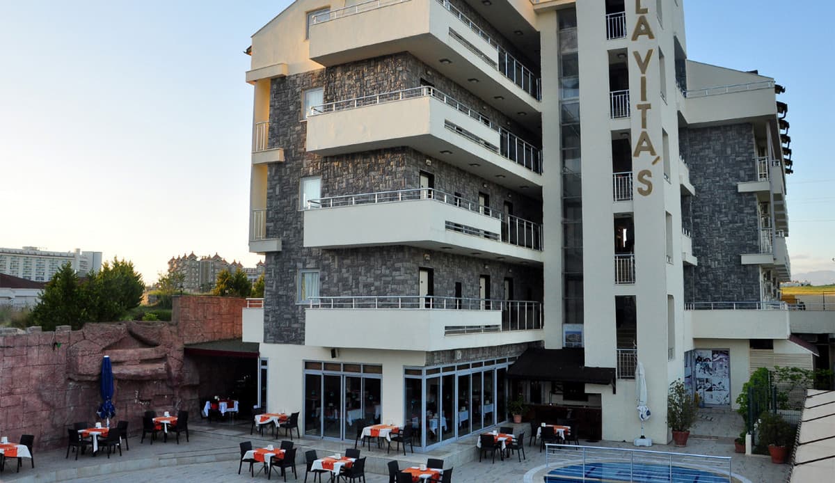 Lavitas Hotel