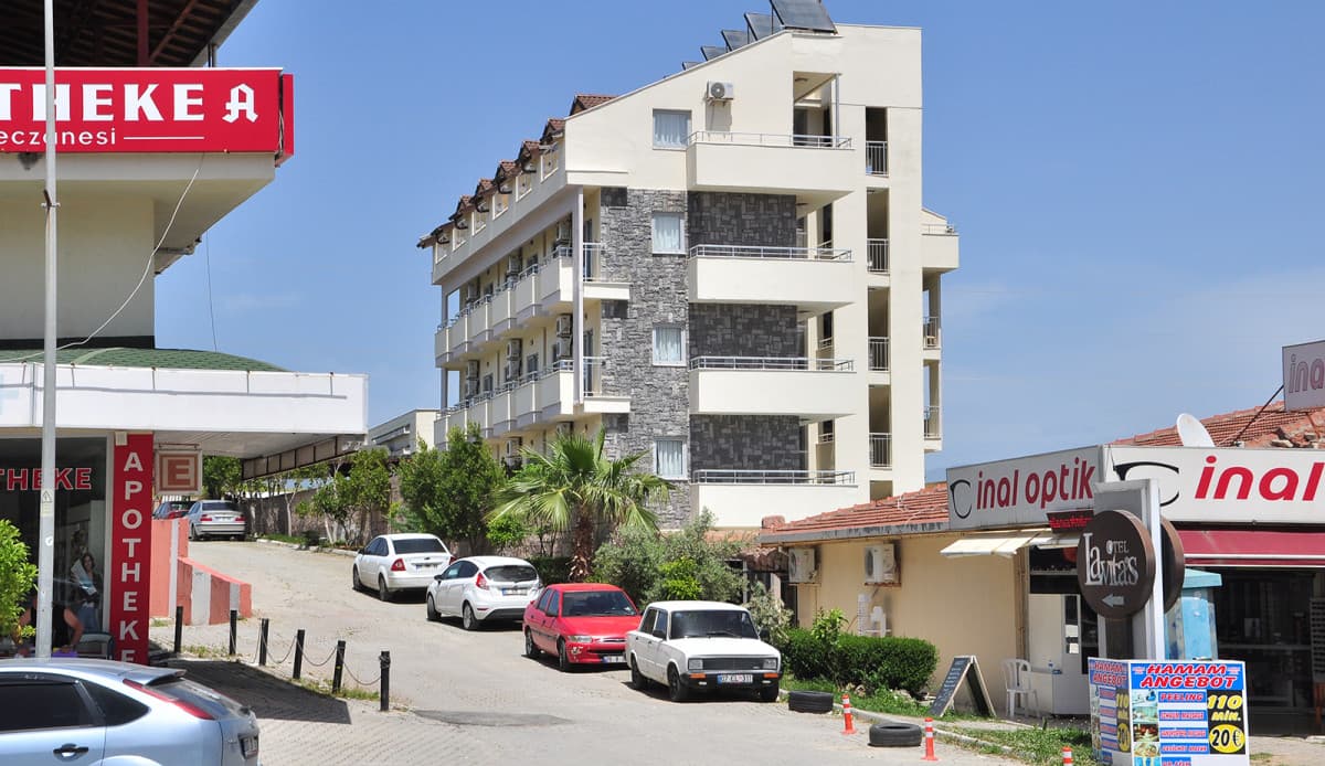 Lavitas Hotel