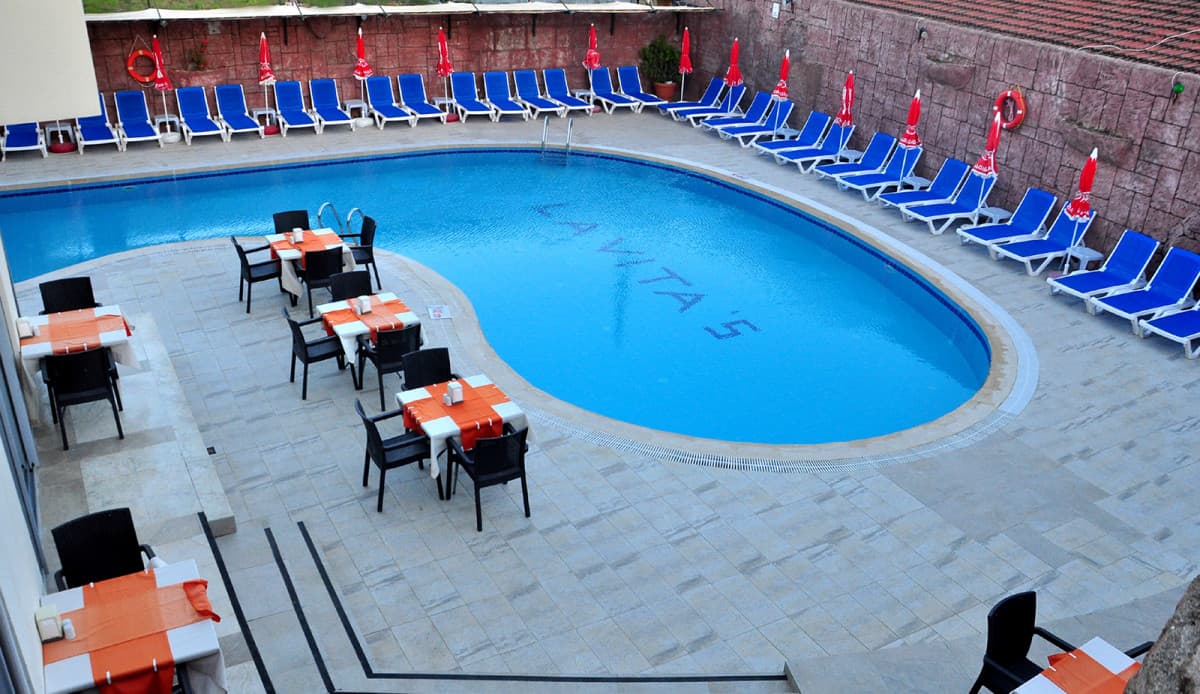 Lavitas Hotel