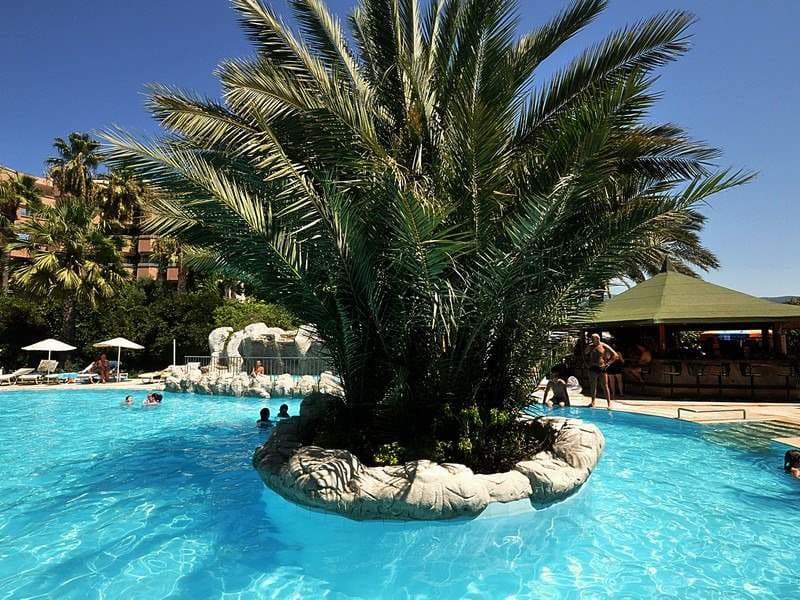 Tropical Beach Hotel