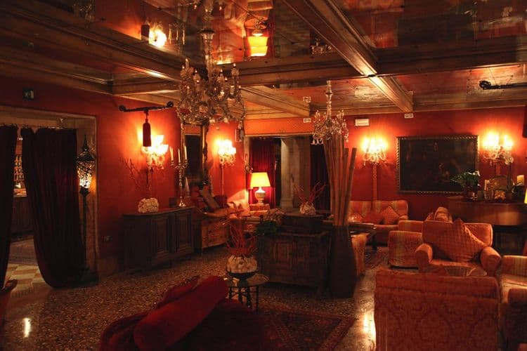 Metropole Hotel