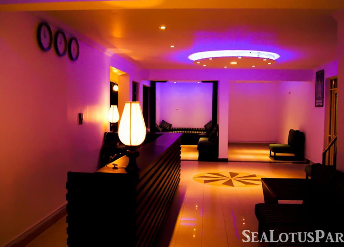 Sea Lotus Park Hotel