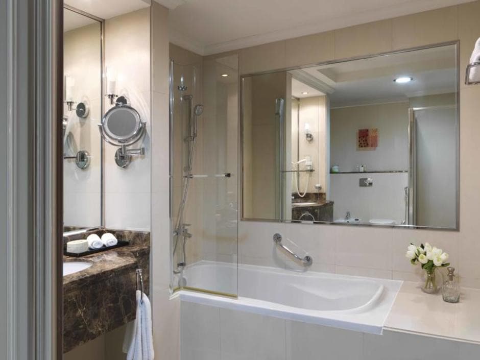 Park Regis Kris Kin Hotel