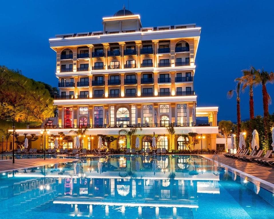 Serenity Queen Hotel