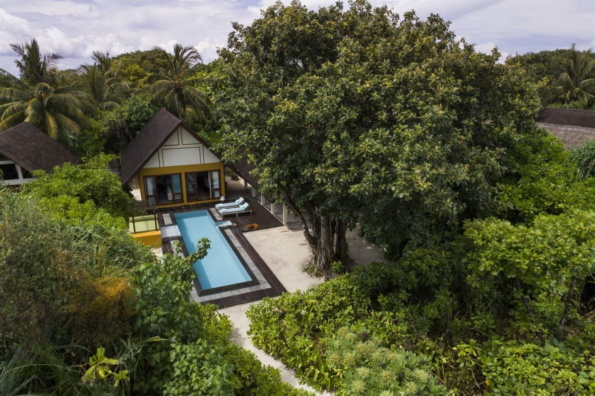 Four Seasons Landaa Giraavaru
