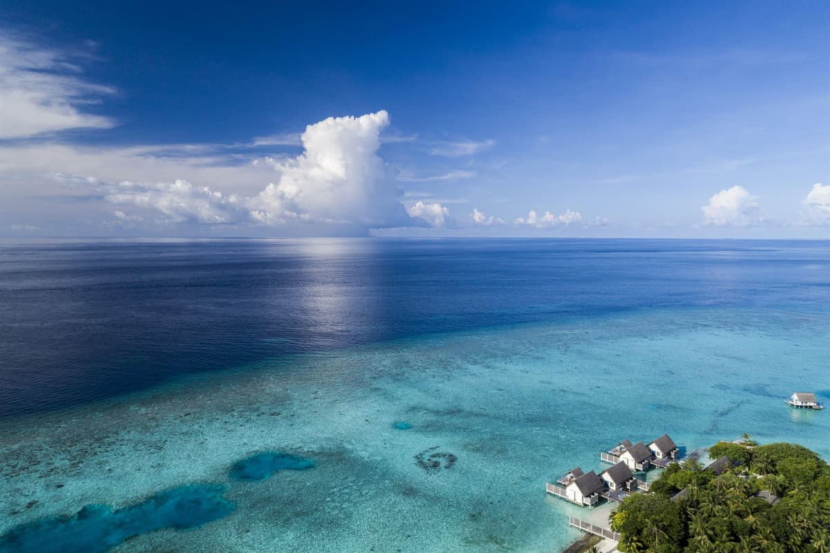 Four Seasons Landaa Giraavaru