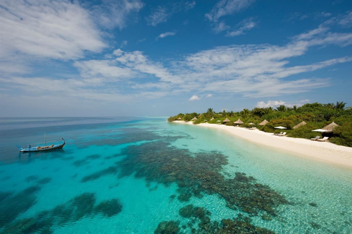Four Seasons Landaa Giraavaru