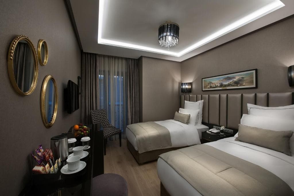 LE PETIT PALACE HOTEL