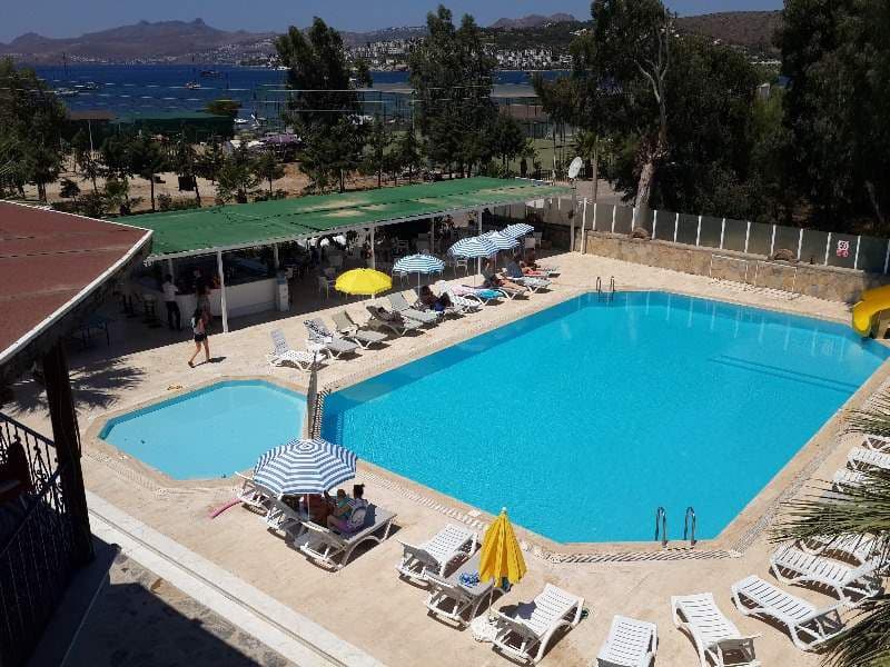 Chronos Beach Hotel