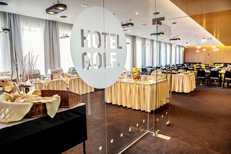 Golf Hotel