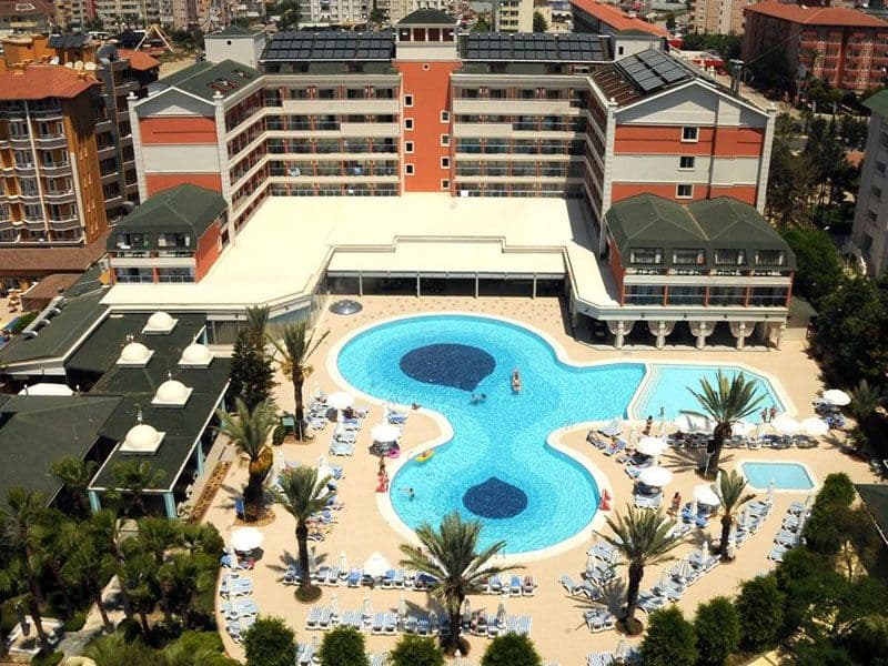 Insula Resort & Spa