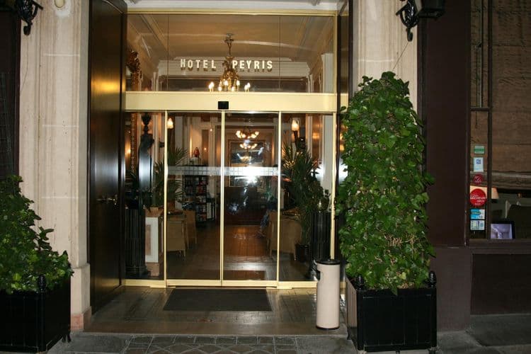 Peyris Opera Hotel