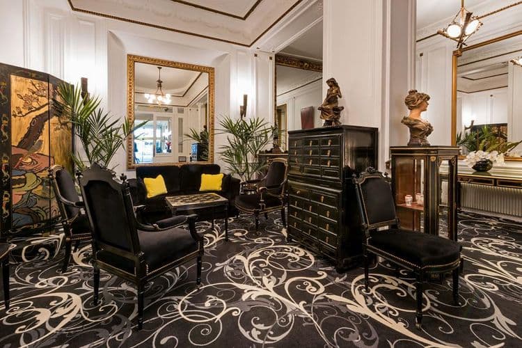 Peyris Opera Hotel
