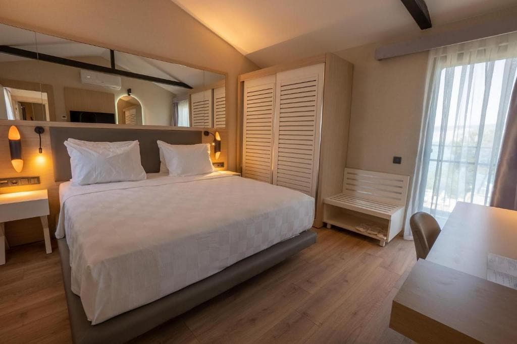 Long Beach Club Nature (ex. The Roxy Luxury Nature)