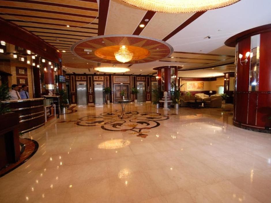 Al Bustan Tower Hotel Suites