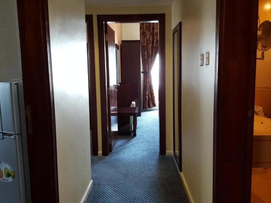 Al Bustan Tower Hotel Suites