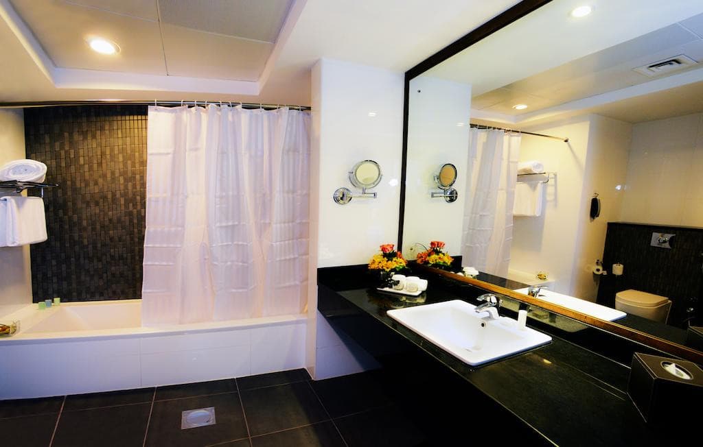 Ramada by Wyndham Abu Dhabi Corniche