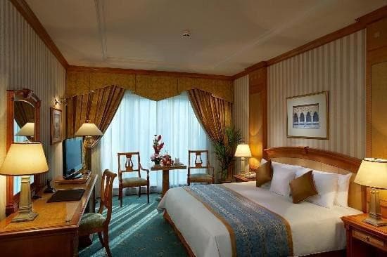 Carlton Palace Hotel
