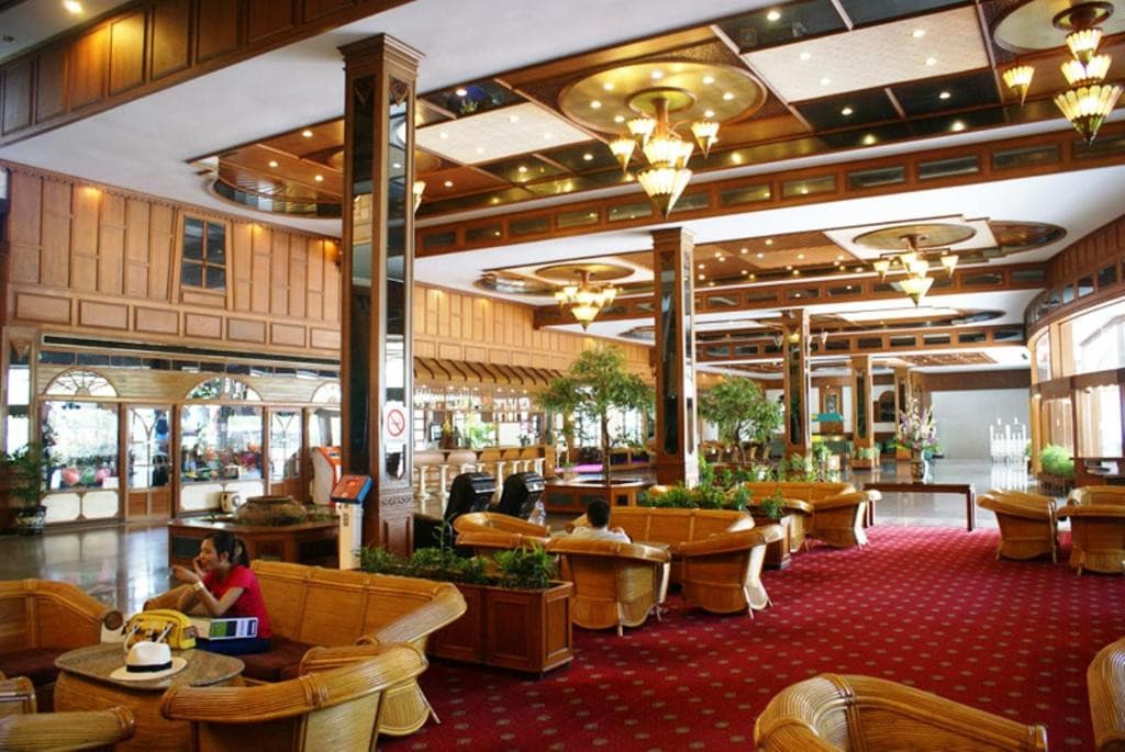 Royal Twins Palace Hotel