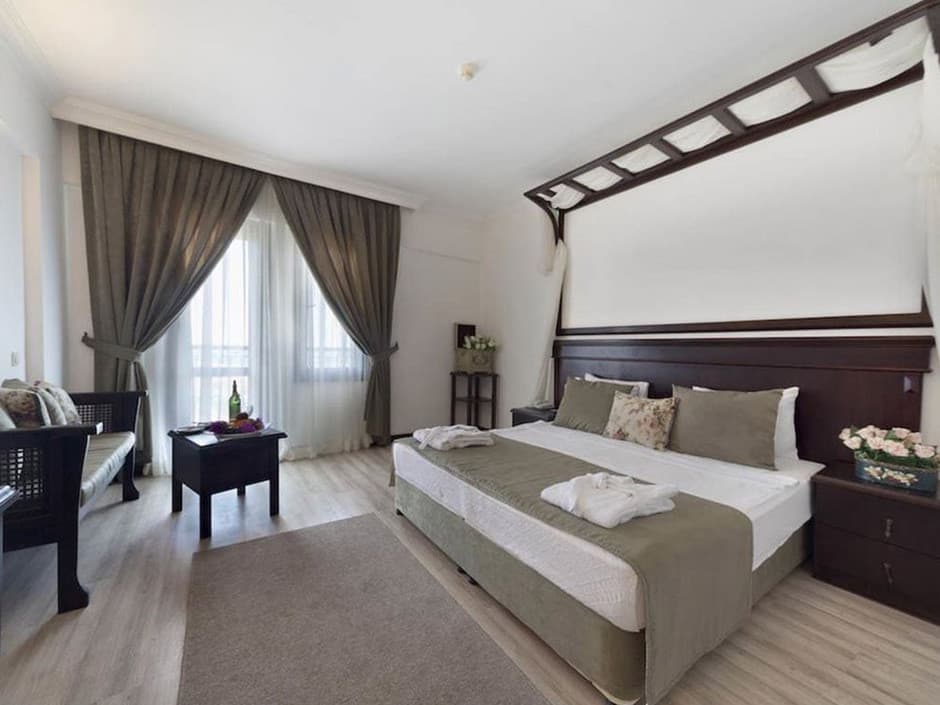 Golden Age Crystal Bodrum